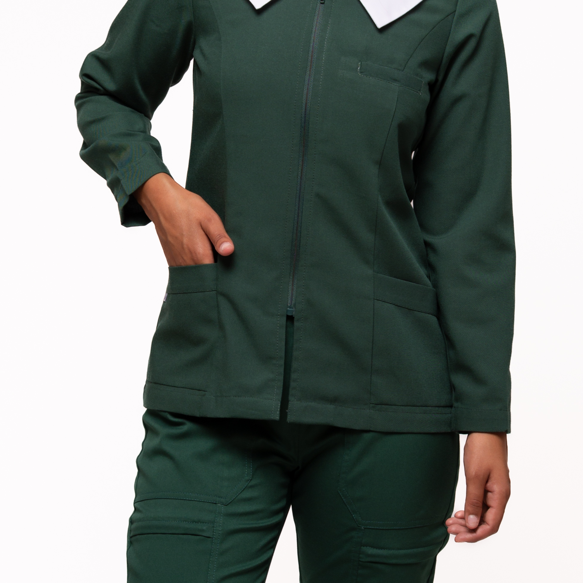 M436 CHAQUETA CON CIERRE VERDE DETALLE
